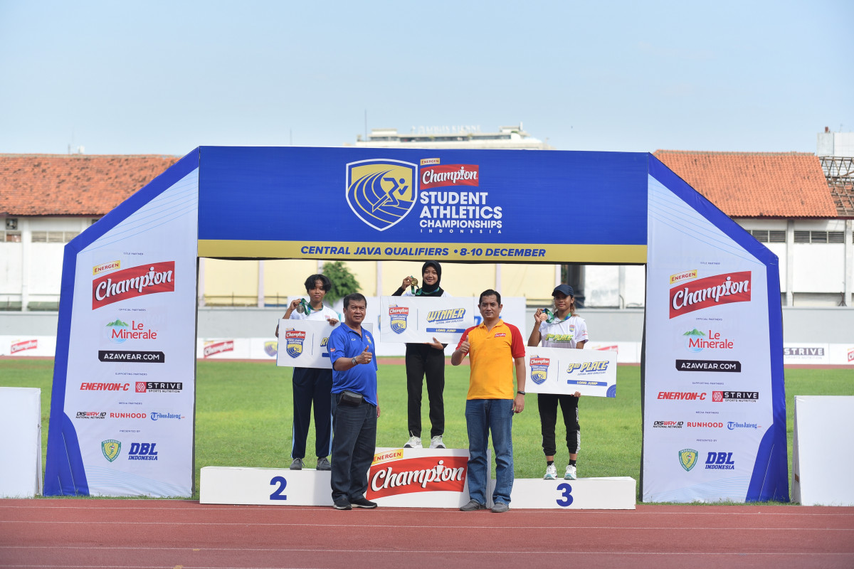 Pionerlar lagerida ruscha jinsiy aloqa